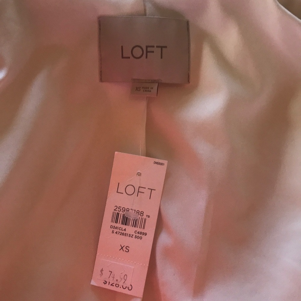 Gorgeous Loft Jacket 💗 - Picture 5 of 6